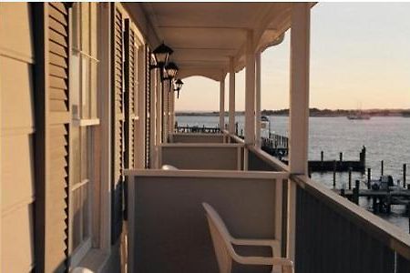 آوشين سيتي Talbot Inn المظهر الخارجي الصورة